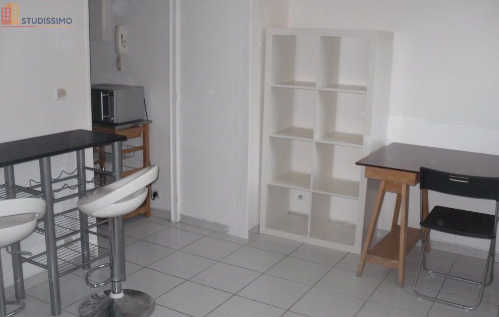 Studio meublé 20m² Montpellier centre - Antigone, calme - Photo 2