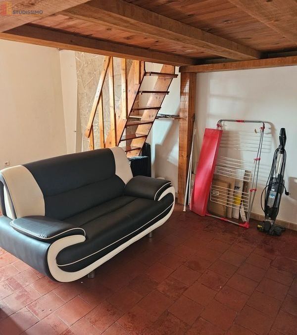 Studio meublé 28m² Sète 34200 - Joli, dernier étage - Photo 4