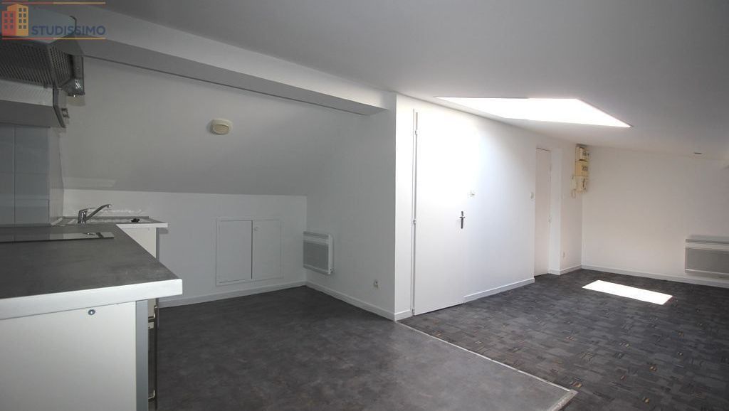 Studio 34m² Bordeaux centre - Lumineux, dernier étage - Photo 3