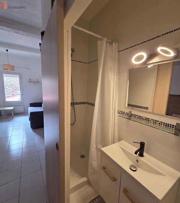 Studio meublé 19m² Sète centre - Meublé, première étage - Photo 1