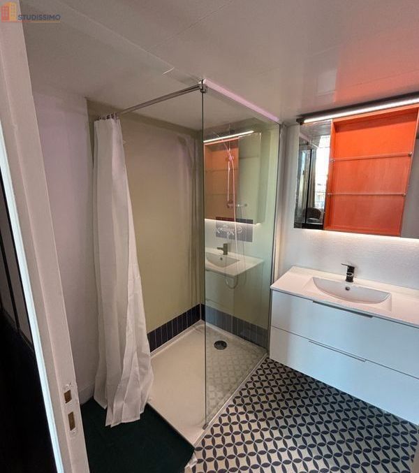 Studio 30m² Bordeaux centre - Meublé, vue Flèche Saint-Michel - Photo 5