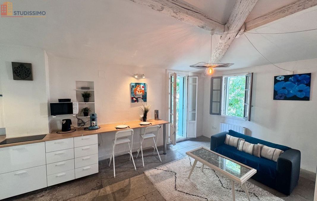 Studio meublé 32m² Montpellier centre - Vue cathédrale, refait neuf - Photo 2