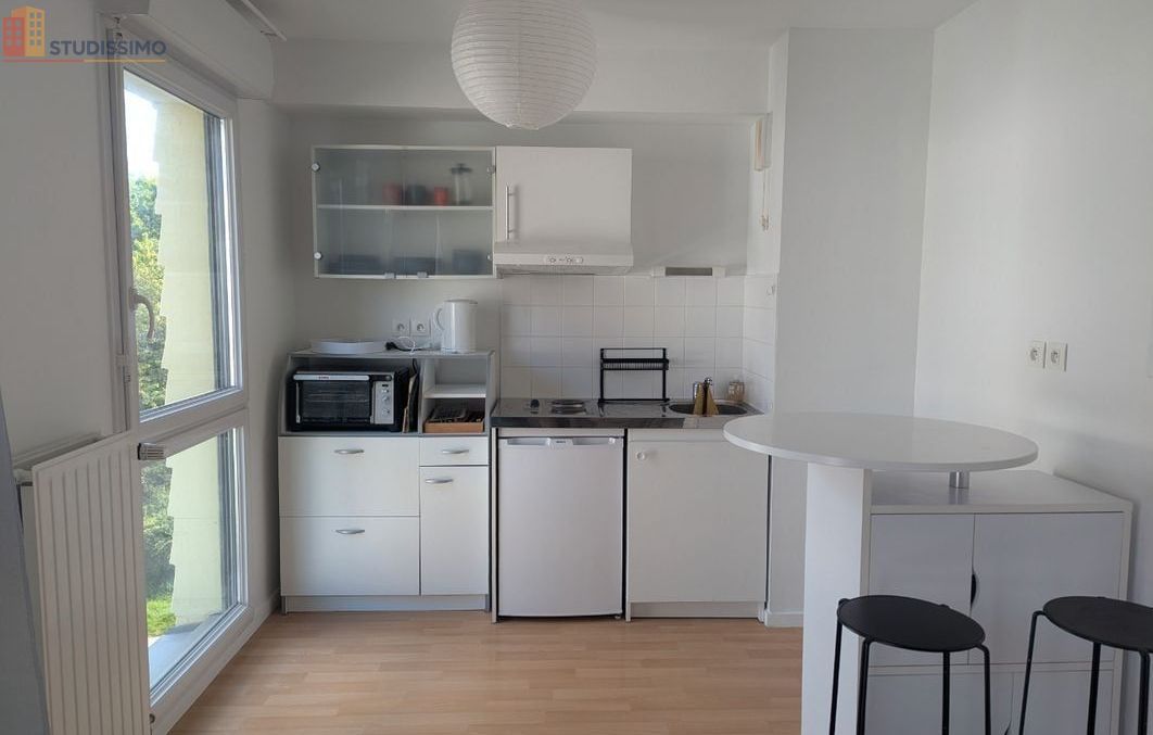 Studio meublé 27m² Rennes centre - Meublé, place de parking - Photo 2