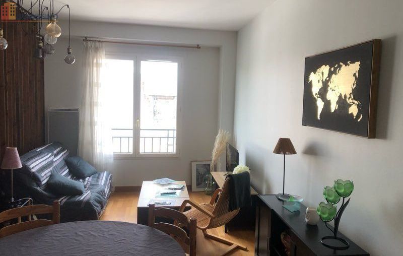Studio meublé 37m² Châteauroux centre - Place de parking - Photo 1