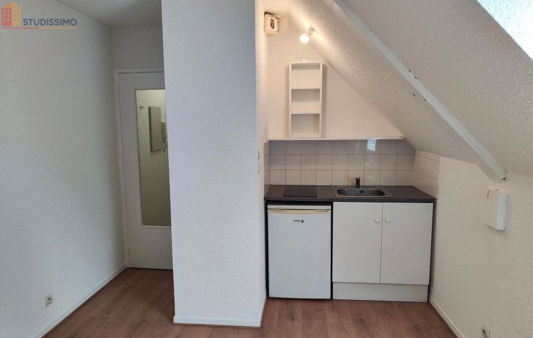 Studio meublé 16m² Rennes centre - Calme, lumineux - Photo 1
