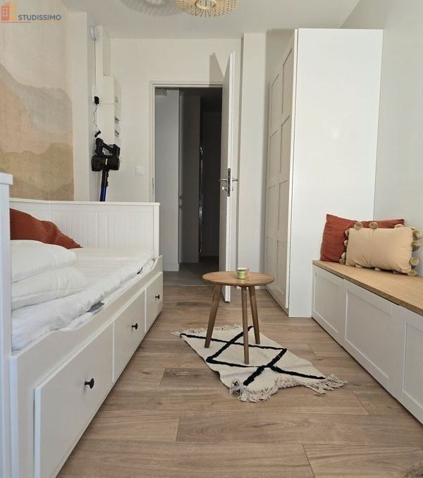 Studio meublé 18m² Fougères - Meublé, calme - Photo 2