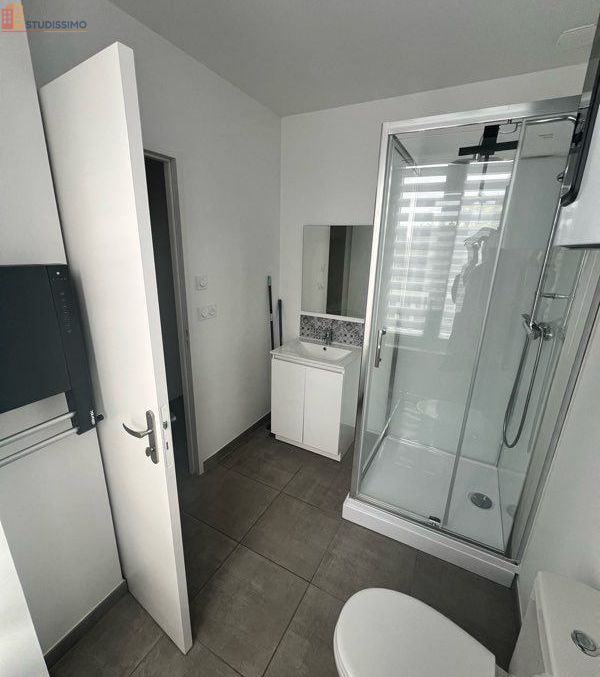 Studio 25m² Fougères - Meublé, lumineux - Photo 2