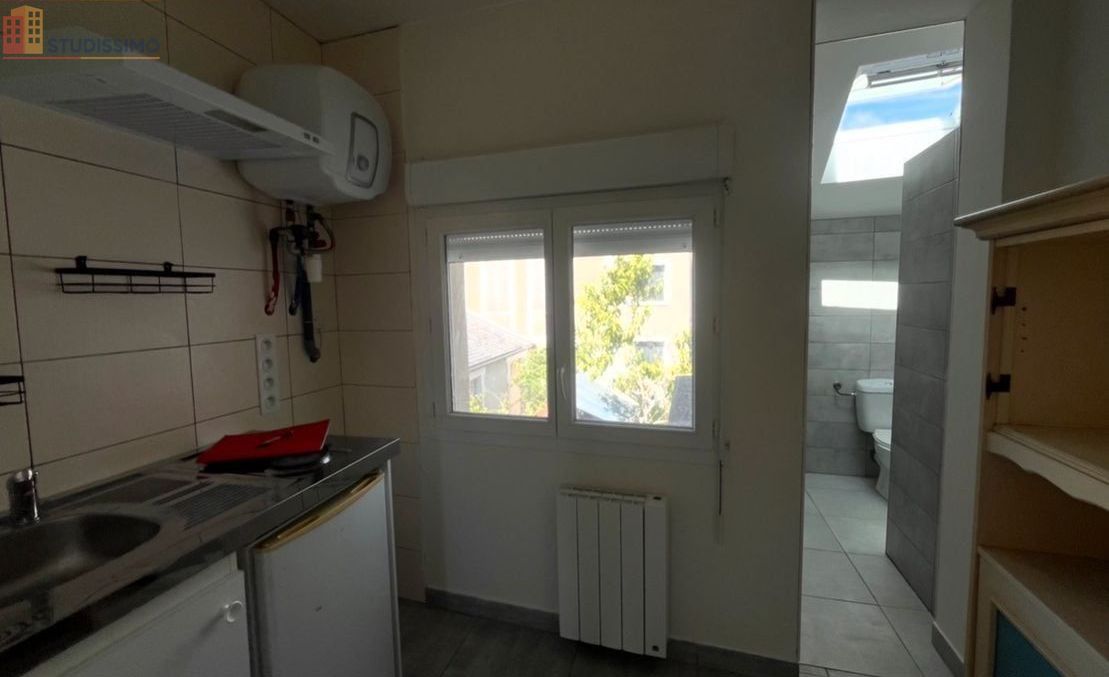 Studio 20m² Issoudun - Entièrement rénové, idéalement situé - Photo 1