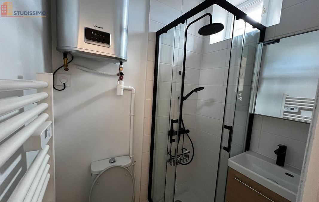 Studio meublé 14m² Rennes centre - Calme, lumineux - Photo 2