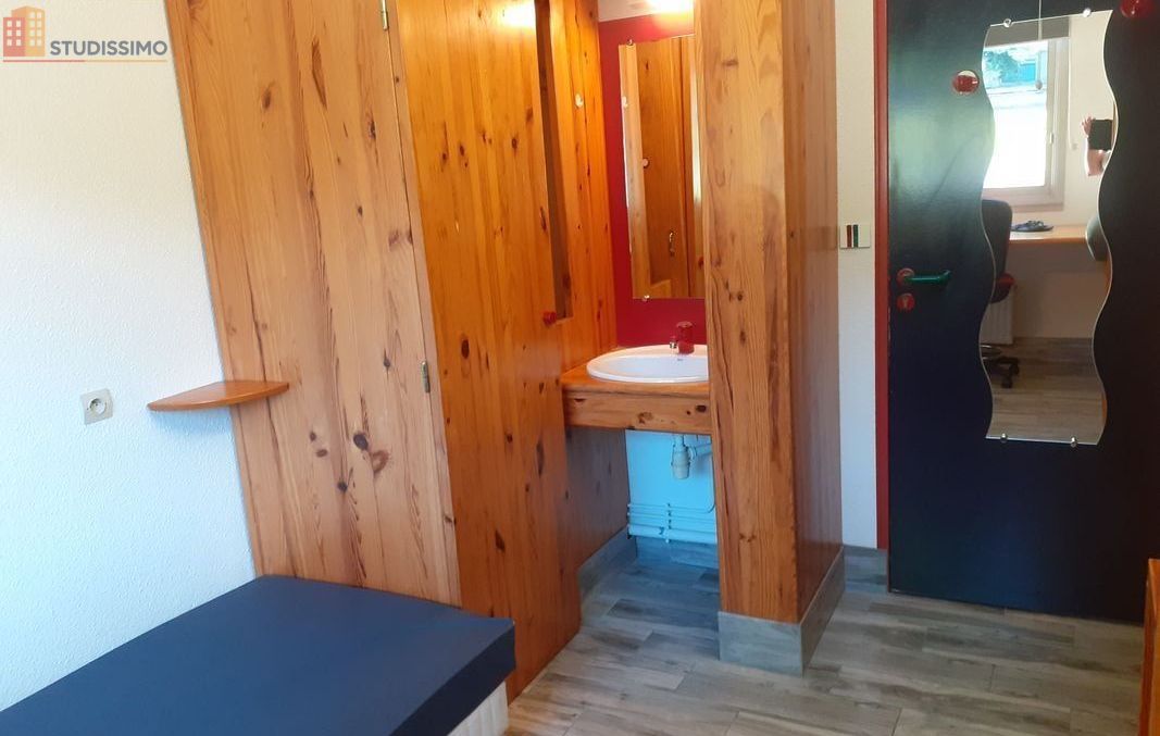 Studio meublé 9m² Rennes 35000 - Idéal étudiant, proche commodités - Photo 1