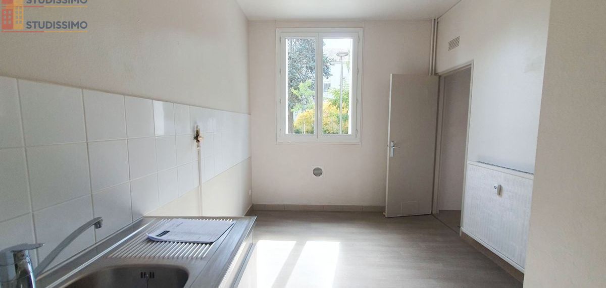 Studio 38m² Tours 37100 - Belle pièce de vie, cellier - Photo 1