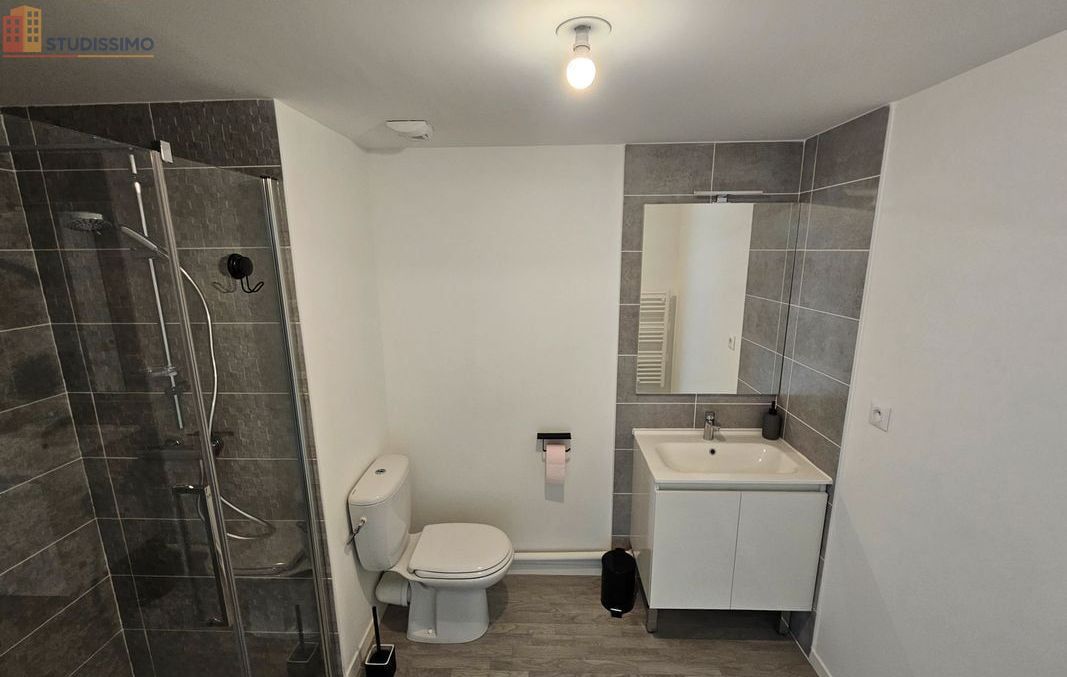 Studio 23m² Rennes 35700 - Meublé, dernier étage - Photo 2