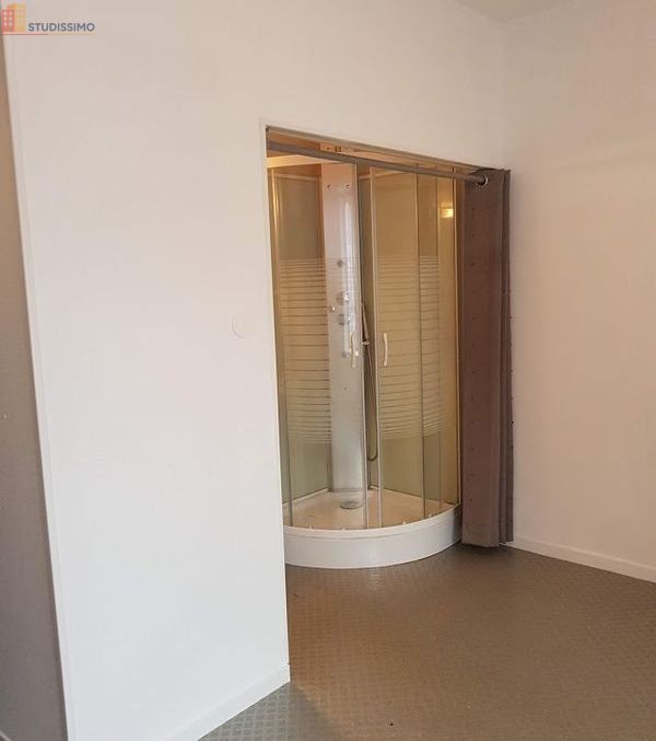 Studio meublé 16m² Fougères - Proche hôpital - Photo 2