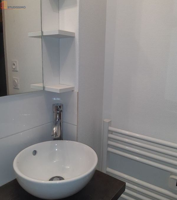 Studio meublé 18m² Rennes centre - 1er étage - Photo 1