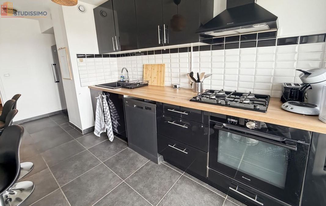 Studio meublé 10m² Tours 37200 - Étage élevé, lumineux - Photo 4