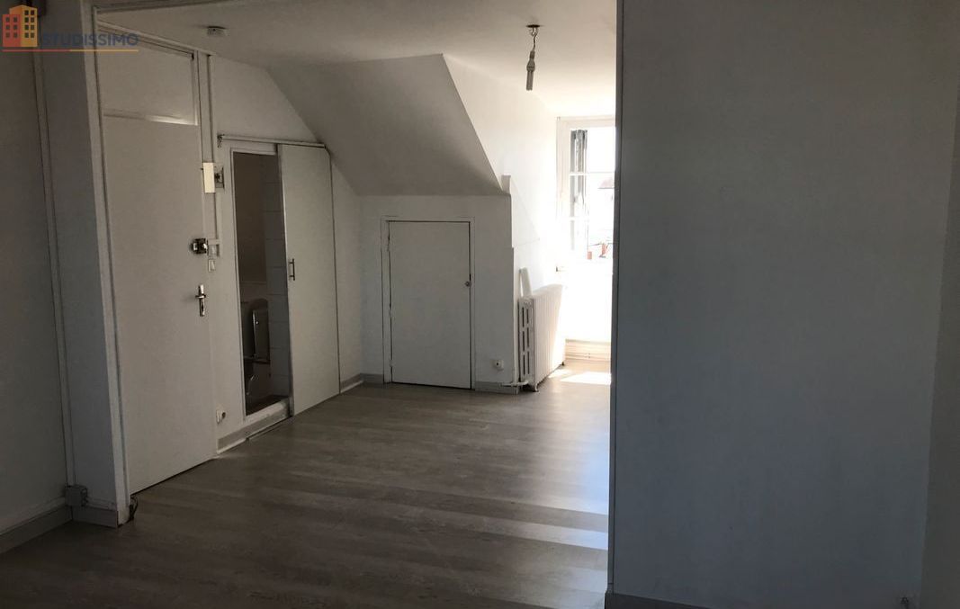 Studio 45m² Tours 37000 - Style loft, dernier étage - Photo 3