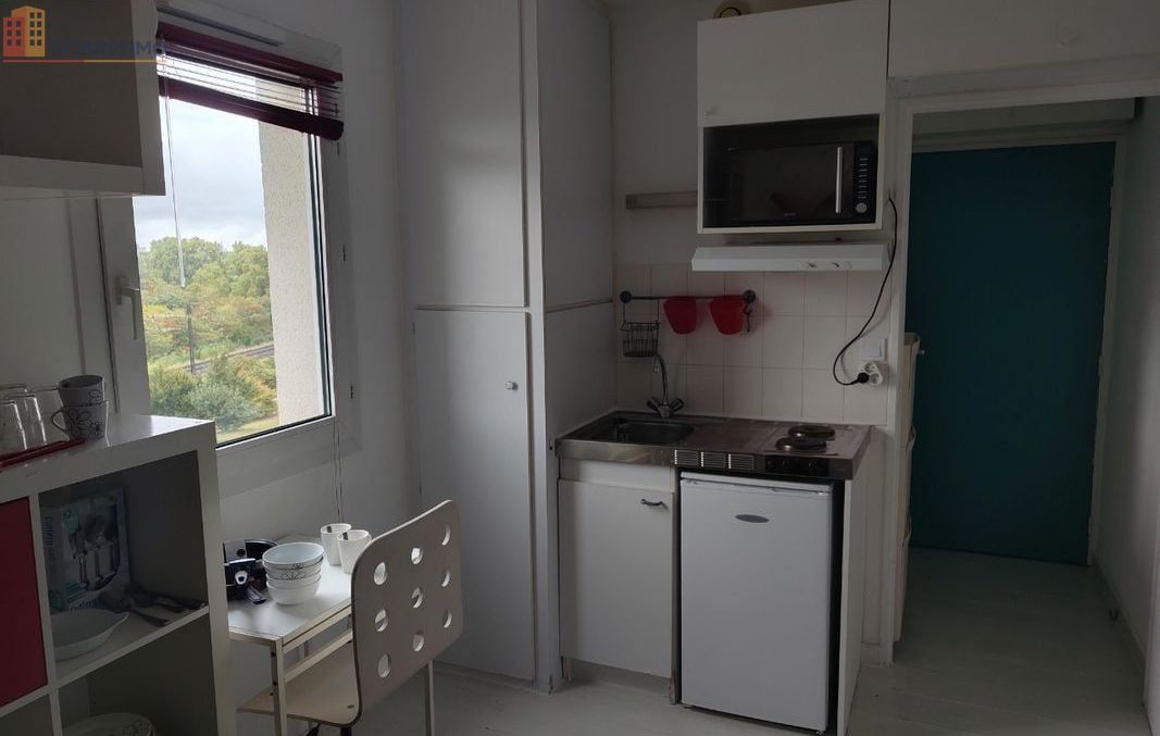 Studio meublé 13m² Tours 37200 - Meublé, 2e étage - Photo 2