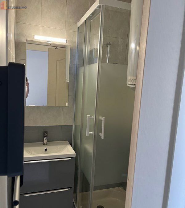 Studio meublé 13m² Tours centre - Calme, lumineux - Photo 2