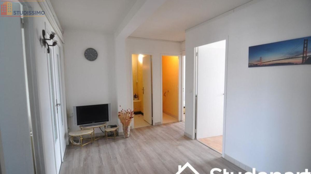 Studio meublé 20m² Tours 37000 - Lumineux, dernier étage - Photo 2
