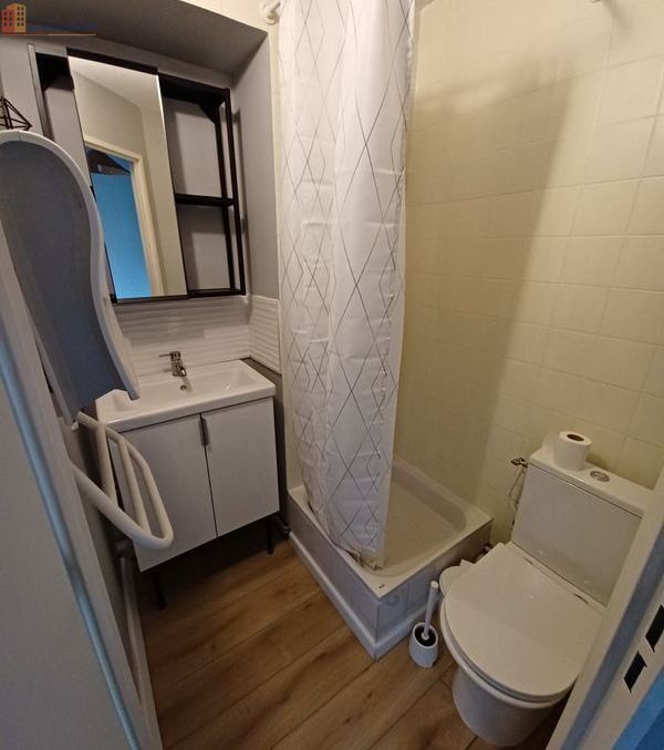 Studio meublé 19m² Tours centre - Rénové, proche gare - Photo 2