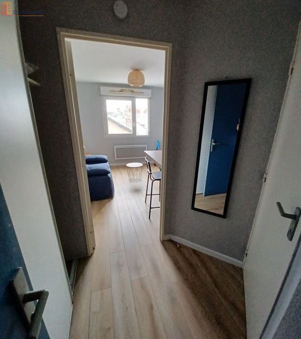 Studio meublé 19m² Tours centre - Rénové, proche gare - Photo 1