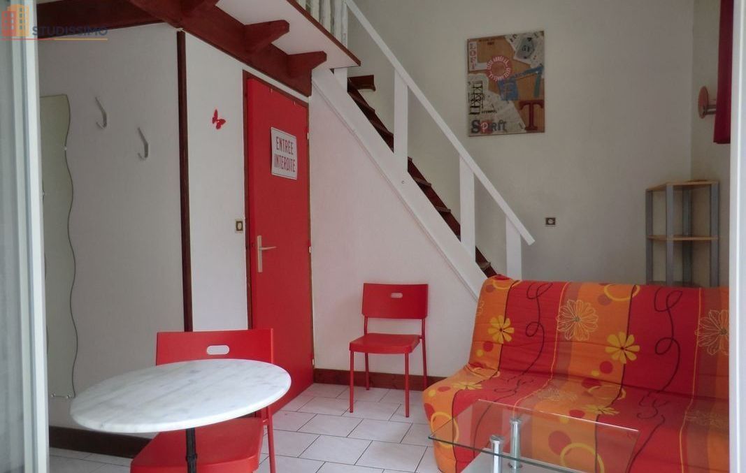 Studio 25m² Tours 37100 - Mezzanine, courette - Photo 1