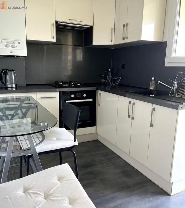 Studio meublé 38m² Tours centre - Lumineux, dernier étage - Photo 2