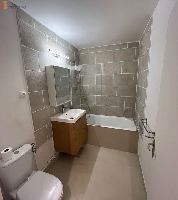 Studio meublé 37m² Tours 37000 - Meublé, DPE D - Photo 2