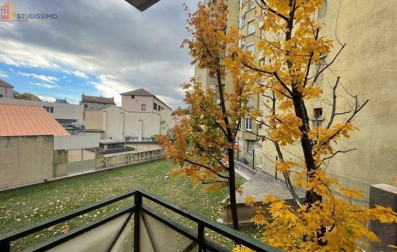Studio meublé 21m² Grenoble 38000 - Balcon, refait - Photo 1