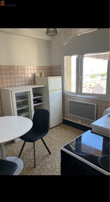 Studio 30m² Grenoble centre - Lumineux, terrasse et vue montagnes - Photo 2