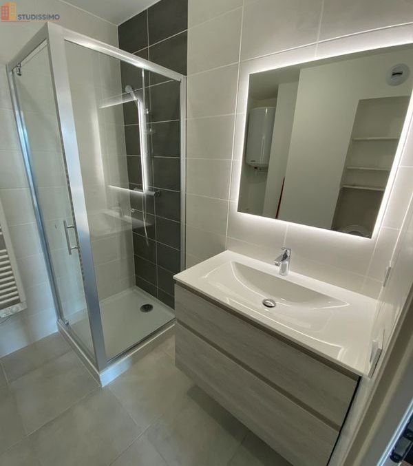 Studio meublé 27m² Grenoble centre - Vue montagnes, standing - Photo 2