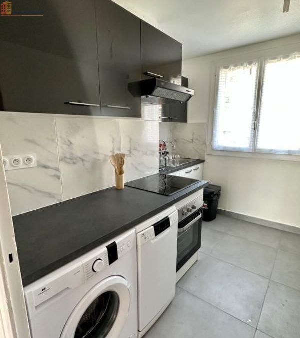 Studio meublé 11m² Grenoble 38100 - Lumineux, dernier étage - Photo 1