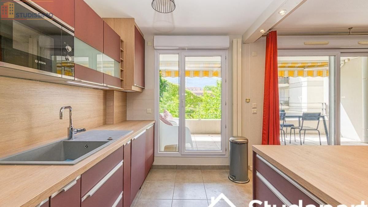 Studio meublé 11m² Grenoble centre - Meublé, 1er étage - Photo 5
