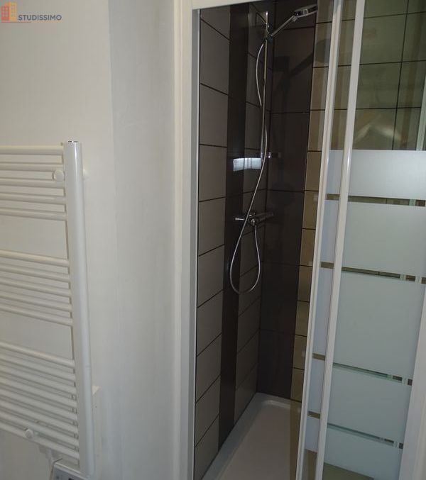 Studio 16m² Grenoble centre - Calme, meublé avec wifi - Photo 2
