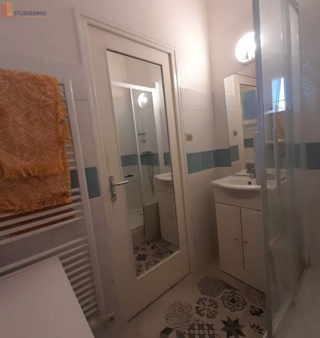 Studio meublé 32m² Grenoble centre - Lumineux, 1er étage - Photo 3