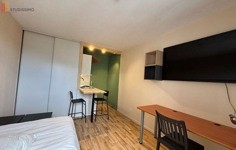 Studio meublé 18m² Fontaine - Rénové, proche cours Berriat - Photo 2