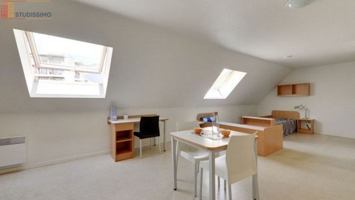Studio meublé 18m² Grenoble centre - Étage élevé, lumineux - Photo 4