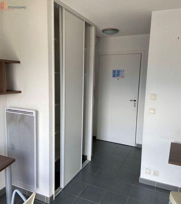 Studio meublé 20m² Grenoble centre - Belle vue, 9e étage - Photo 2