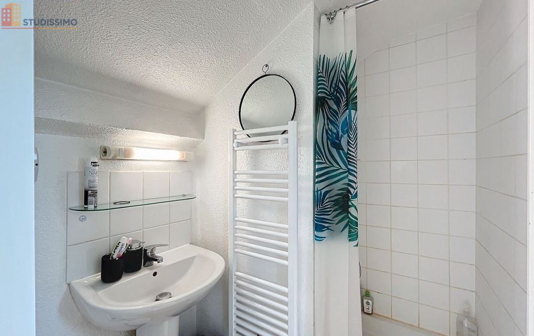 Studio meublé 26m² Grenoble centre - Meublé, 3e étage - Photo 2