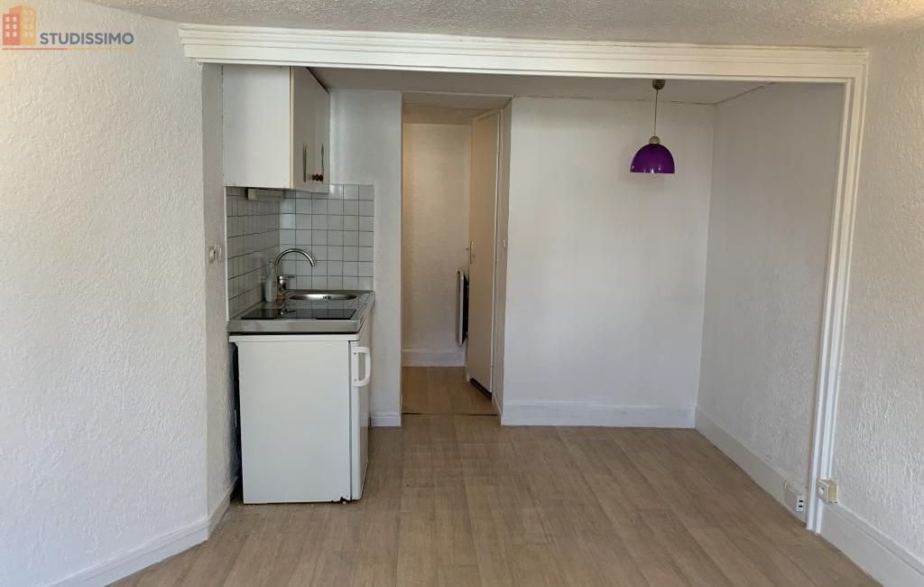 Studio 19m² Grenoble centre - Sous les toits, 4e sans ascenseur - Photo 2