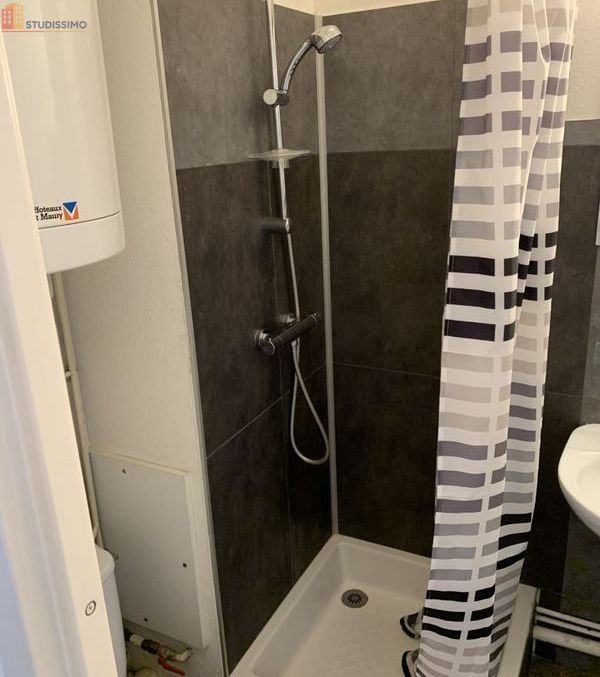 Studio meublé 18m² Grenoble centre - Meublé, 3e étage - Photo 4