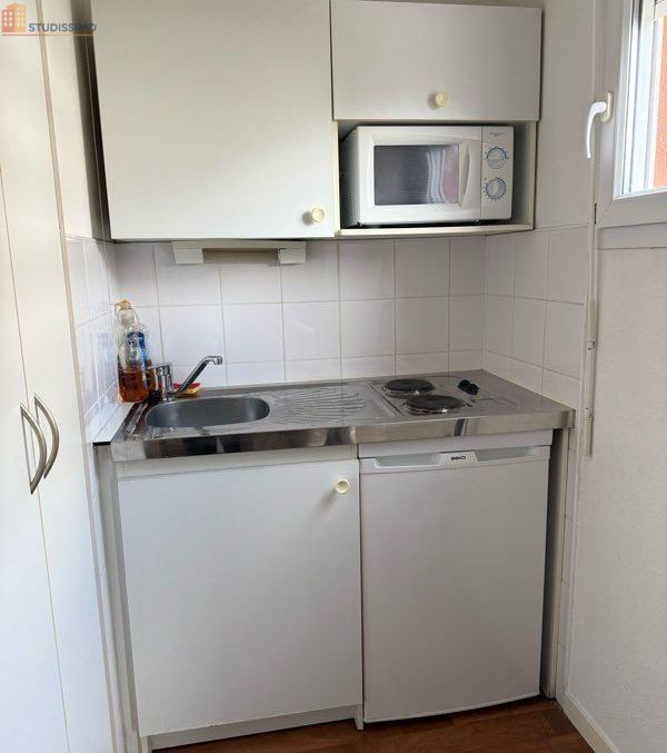 Studio meublé 21m² Grenoble centre - Meublé, proche rue Guy Moquet - Photo 2