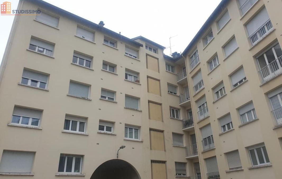 Studio meublé 21m² Lons-le-Saunier - Meublé, 1er étage - Photo 1