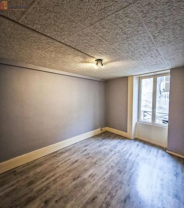 Studio 28m² Lons-le-Saunier - - Photo 2