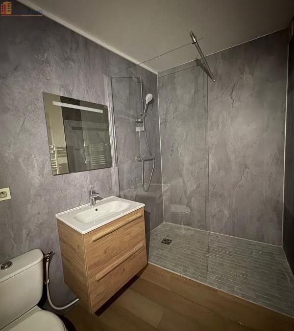 Studio meublé 25m² Lons-le-Saunier - Meublé, 1er étage - Photo 1