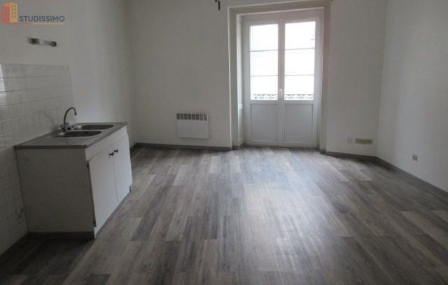 Studio 27m² Poligny - 1er étage, DPE E - Photo 2