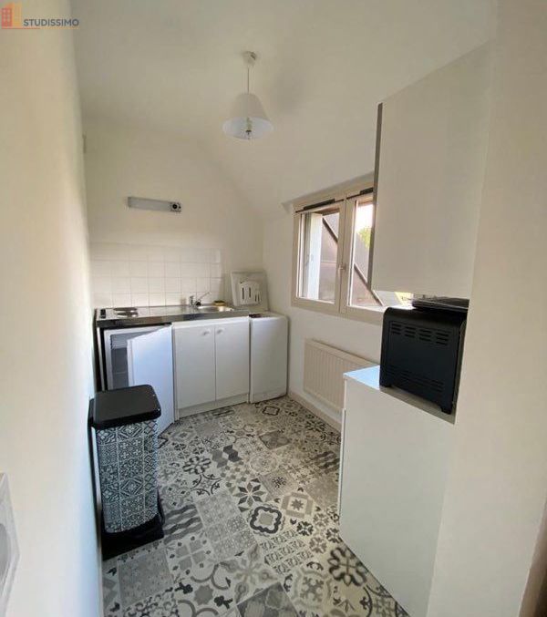 Studio meublé 23m² Lons-le-Saunier - Lumineux, dernier étage - Photo 8