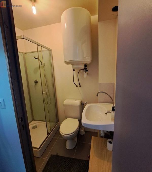 Studio meublé 27m² Lons-le-Saunier - Grand, lumineux - Photo 1
