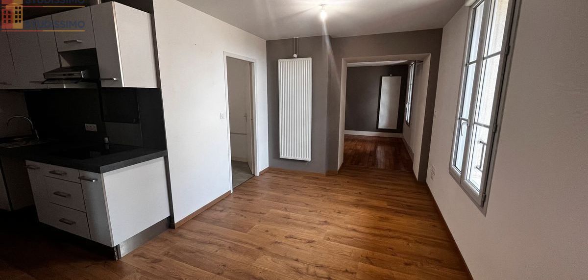 Studio 46m² Poligny - Lumineux, étage élevé - Photo 2