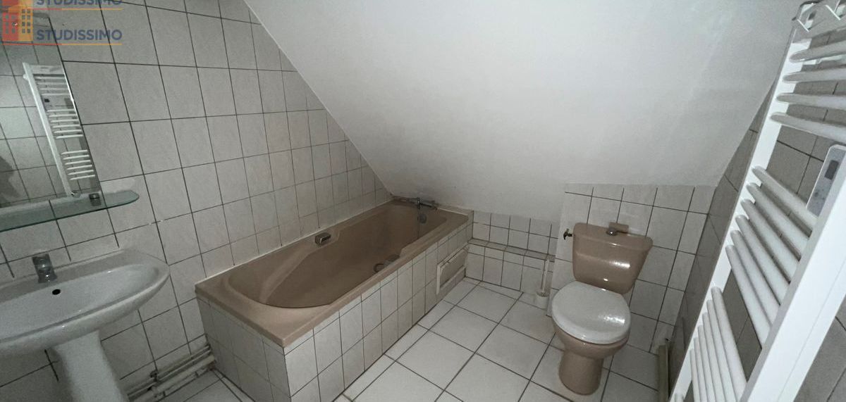 Studio 21m² Arbois - Duplex, bon état - Photo 10